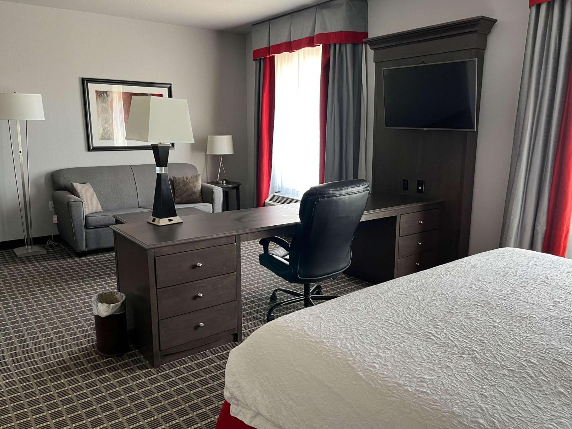Quality Inn & Suites Pearsall Exterior photo