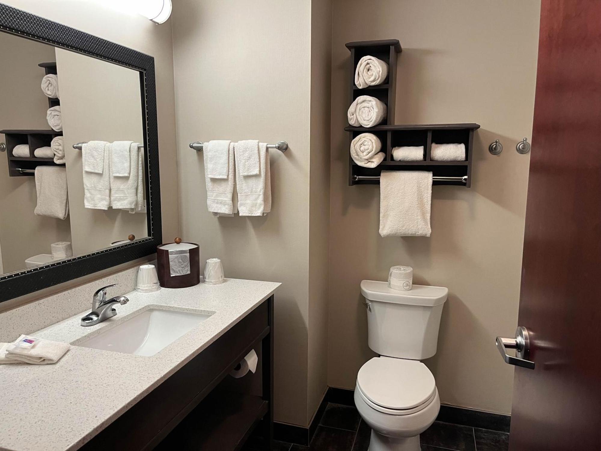 Quality Inn & Suites Pearsall Exterior photo